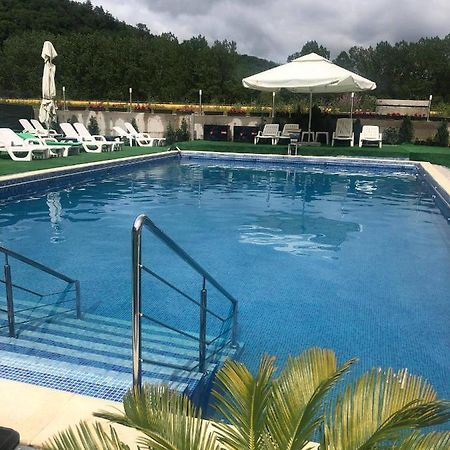 Hotel Ostrov Călimăneşti Esterno foto