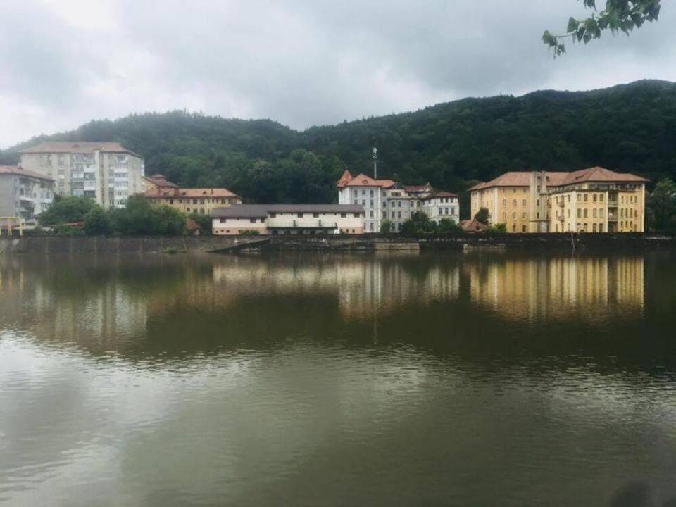 Hotel Ostrov Călimăneşti Esterno foto