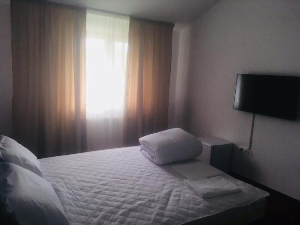 Hotel Ostrov Călimăneşti Esterno foto