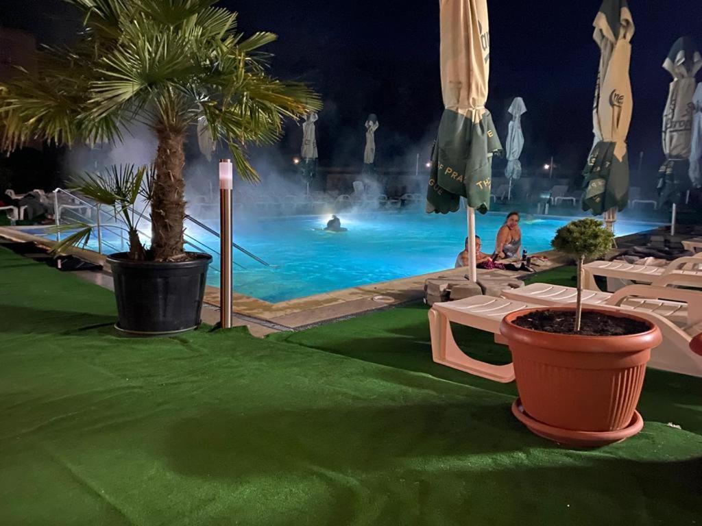Hotel Ostrov Călimăneşti Esterno foto